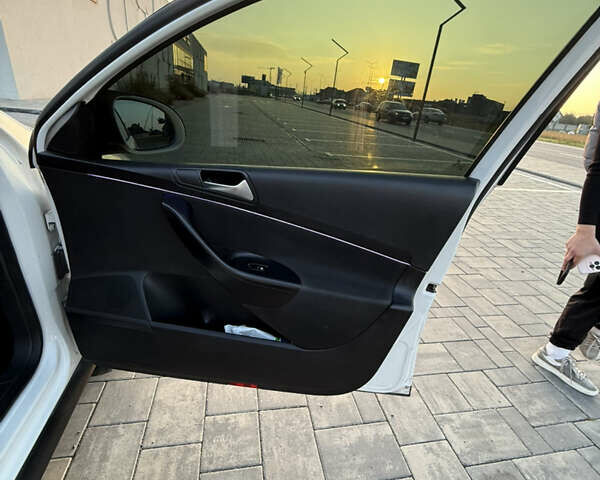 Белый Фольксваген Пассат, объемом двигателя 1.97 л и пробегом 430 тыс. км за 8400 $, фото 36 на Automoto.ua