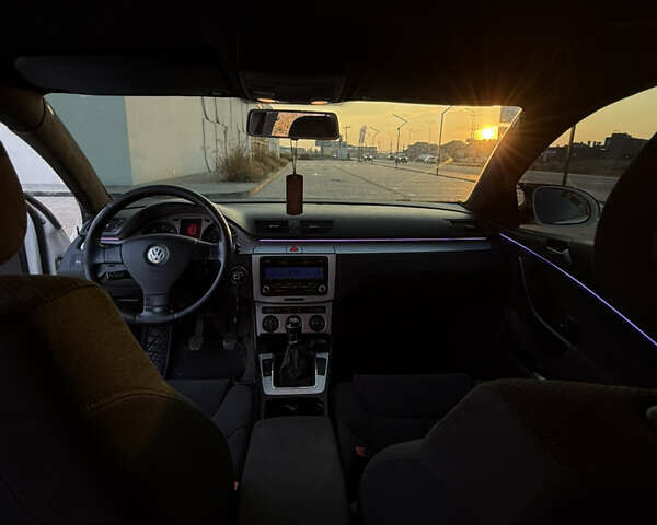 Белый Фольксваген Пассат, объемом двигателя 1.97 л и пробегом 430 тыс. км за 8400 $, фото 40 на Automoto.ua