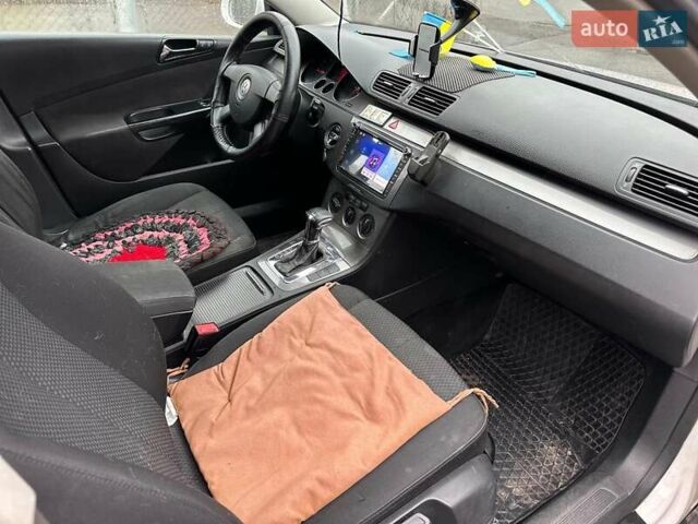 Білий Фольксваген Пассат, об'ємом двигуна 2 л та пробігом 238 тис. км за 6990 $, фото 12 на Automoto.ua