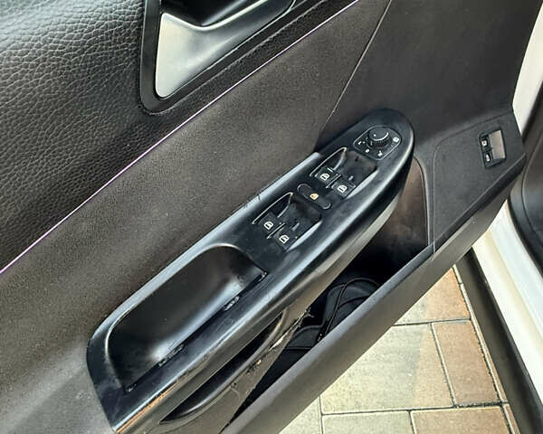 Белый Фольксваген Пассат, объемом двигателя 1.97 л и пробегом 430 тыс. км за 8400 $, фото 24 на Automoto.ua