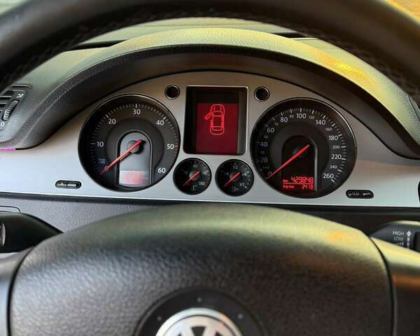 Белый Фольксваген Пассат, объемом двигателя 1.97 л и пробегом 430 тыс. км за 8400 $, фото 26 на Automoto.ua