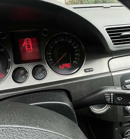 Білий Фольксваген Пассат, об'ємом двигуна 1.9 л та пробігом 335 тис. км за 5999 $, фото 8 на Automoto.ua