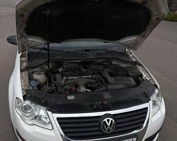 Білий Фольксваген Пассат, об'ємом двигуна 2 л та пробігом 269 тис. км за 6900 $, фото 19 на Automoto.ua