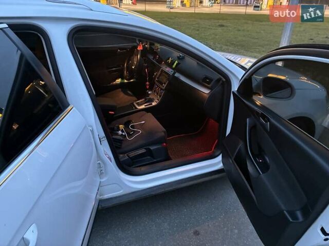 Білий Фольксваген Пассат, об'ємом двигуна 2 л та пробігом 360 тис. км за 8600 $, фото 6 на Automoto.ua