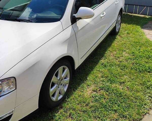 Білий Фольксваген Пассат, об'ємом двигуна 1.8 л та пробігом 228 тис. км за 7000 $, фото 2 на Automoto.ua