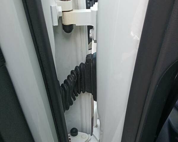 Білий Фольксваген Пассат, об'ємом двигуна 1.4 л та пробігом 146 тис. км за 8450 $, фото 24 на Automoto.ua