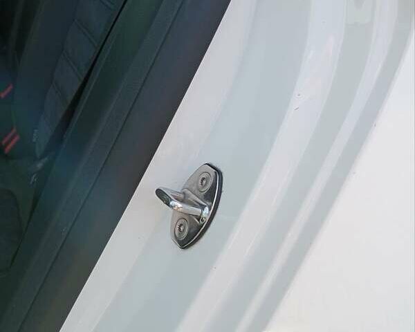 Білий Фольксваген Пассат, об'ємом двигуна 1.4 л та пробігом 146 тис. км за 8450 $, фото 58 на Automoto.ua