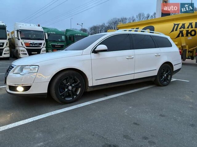 Білий Фольксваген Пассат, об'ємом двигуна 2 л та пробігом 360 тис. км за 8600 $, фото 1 на Automoto.ua