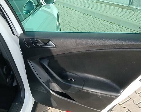 Білий Фольксваген Пассат, об'ємом двигуна 1.4 л та пробігом 146 тис. км за 8450 $, фото 27 на Automoto.ua