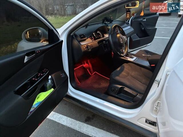 Білий Фольксваген Пассат, об'ємом двигуна 2 л та пробігом 360 тис. км за 8600 $, фото 11 на Automoto.ua