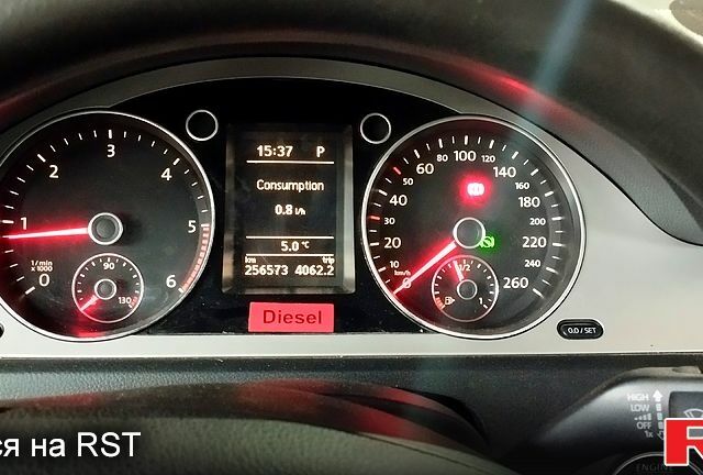 Белый Фольксваген Пассат, объемом двигателя 2 л и пробегом 261 тыс. км за 7250 $, фото 7 на Automoto.ua