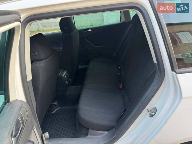 Білий Фольксваген Пассат, об'ємом двигуна 1.39 л та пробігом 264 тис. км за 6500 $, фото 12 на Automoto.ua