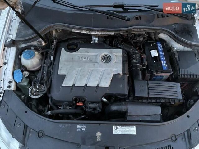 Білий Фольксваген Пассат, об'ємом двигуна 2 л та пробігом 360 тис. км за 8600 $, фото 13 на Automoto.ua
