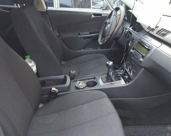 Белый Фольксваген Пассат, объемом двигателя 1.8 л и пробегом 234 тыс. км за 6900 $, фото 5 на Automoto.ua