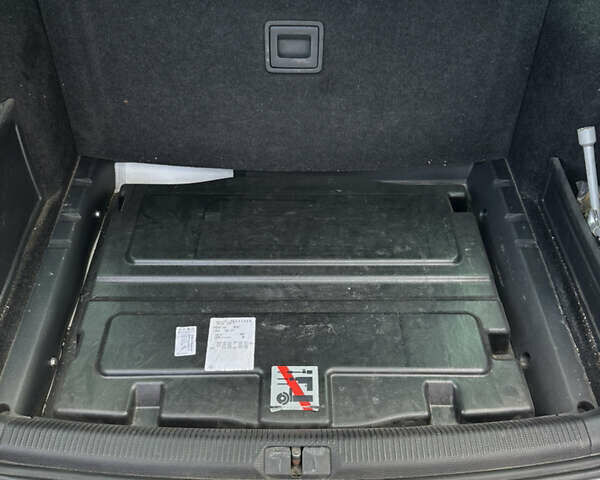 Білий Фольксваген Пассат, об'ємом двигуна 1.39 л та пробігом 315 тис. км за 5400 $, фото 23 на Automoto.ua