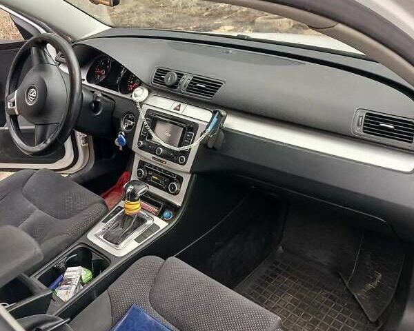 Белый Фольксваген Пассат, объемом двигателя 1.97 л и пробегом 321 тыс. км за 10000 $, фото 1 на Automoto.ua