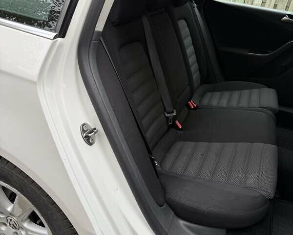 Белый Фольксваген Пассат, объемом двигателя 1.39 л и пробегом 174 тыс. км за 7500 $, фото 14 на Automoto.ua