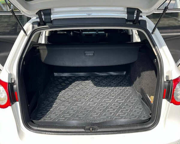 Белый Фольксваген Пассат, объемом двигателя 1.97 л и пробегом 290 тыс. км за 6600 $, фото 9 на Automoto.ua