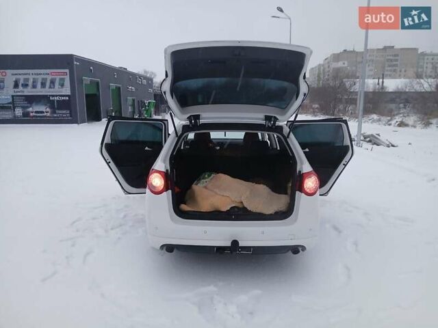 Білий Фольксваген Пассат, об'ємом двигуна 2 л та пробігом 256 тис. км за 7999 $, фото 20 на Automoto.ua