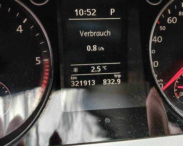 Белый Фольксваген Пассат, объемом двигателя 1.97 л и пробегом 321 тыс. км за 10000 $, фото 10 на Automoto.ua