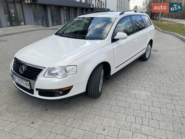 Білий Фольксваген Пассат, об'ємом двигуна 2 л та пробігом 296 тис. км за 7250 $, фото 1 на Automoto.ua