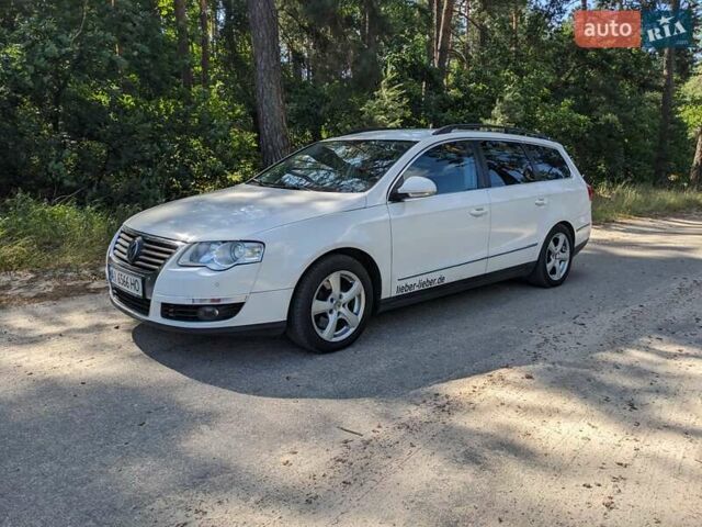 Белый Фольксваген Пассат, объемом двигателя 2 л и пробегом 300 тыс. км за 8500 $, фото 1 на Automoto.ua