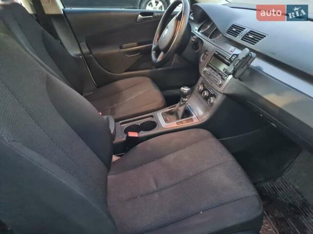 Белый Фольксваген Пассат, объемом двигателя 1.6 л и пробегом 264 тыс. км за 6350 $, фото 13 на Automoto.ua