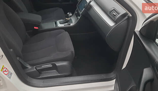 Белый Фольксваген Пассат, объемом двигателя 1.97 л и пробегом 370 тыс. км за 7900 $, фото 8 на Automoto.ua