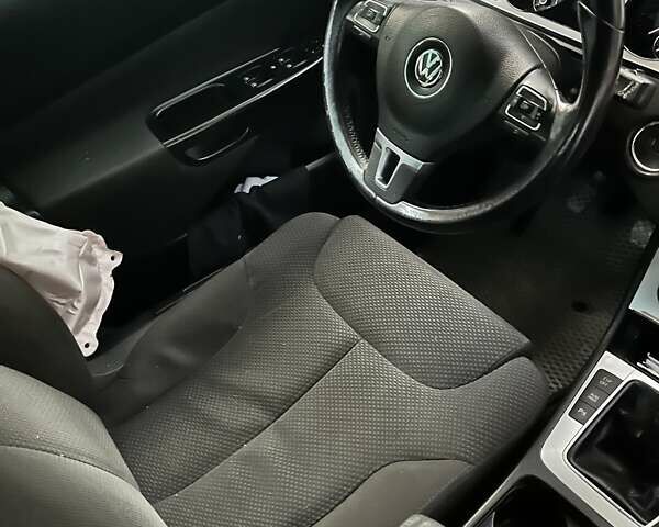 Белый Фольксваген Пассат, объемом двигателя 1.98 л и пробегом 180 тыс. км за 2800 $, фото 2 на Automoto.ua