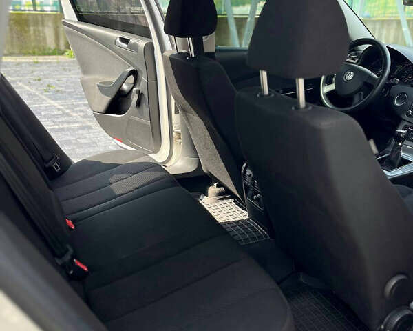 Белый Фольксваген Пассат, объемом двигателя 1.97 л и пробегом 290 тыс. км за 6600 $, фото 16 на Automoto.ua