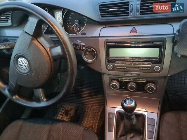 Белый Фольксваген Пассат, объемом двигателя 1.6 л и пробегом 264 тыс. км за 6350 $, фото 11 на Automoto.ua