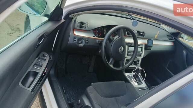 Білий Фольксваген Пассат, об'ємом двигуна 1.97 л та пробігом 420 тис. км за 7000 $, фото 8 на Automoto.ua