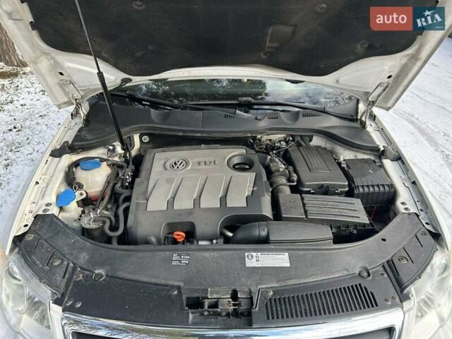 Білий Фольксваген Пассат, об'ємом двигуна 1.6 л та пробігом 285 тис. км за 6999 $, фото 18 на Automoto.ua