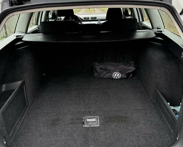 Белый Фольксваген Пассат, объемом двигателя 1.39 л и пробегом 174 тыс. км за 7500 $, фото 16 на Automoto.ua