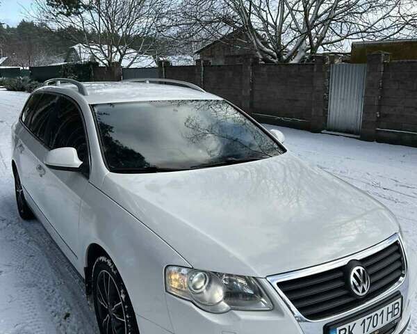 Білий Фольксваген Пассат, об'ємом двигуна 1.6 л та пробігом 285 тис. км за 6999 $, фото 4 на Automoto.ua