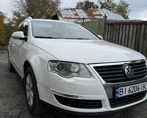 Белый Фольксваген Пассат, объемом двигателя 1.39 л и пробегом 174 тыс. км за 7500 $, фото 1 на Automoto.ua