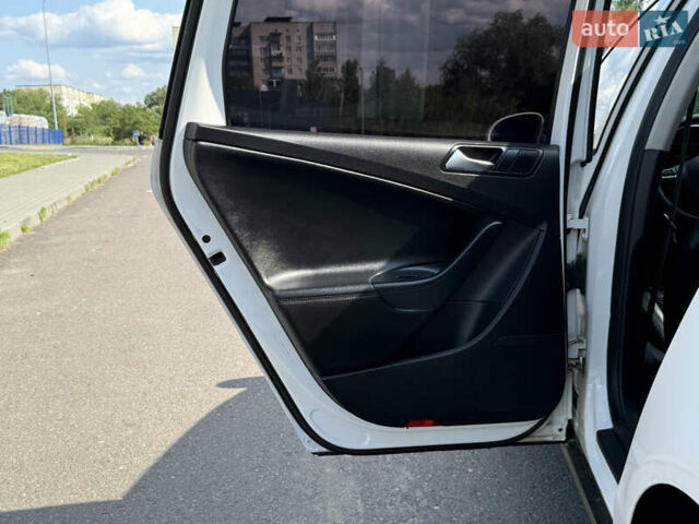 Белый Фольксваген Пассат, объемом двигателя 1.6 л и пробегом 195 тыс. км за 5900 $, фото 47 на Automoto.ua