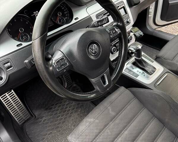 Белый Фольксваген Пассат, объемом двигателя 1.39 л и пробегом 174 тыс. км за 7500 $, фото 23 на Automoto.ua