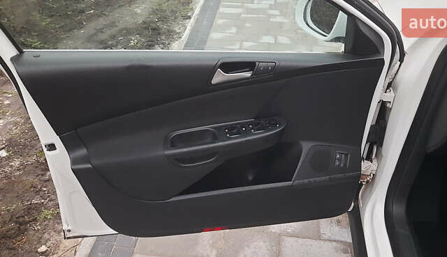 Белый Фольксваген Пассат, объемом двигателя 1.97 л и пробегом 370 тыс. км за 7900 $, фото 15 на Automoto.ua