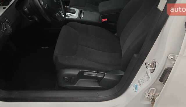 Белый Фольксваген Пассат, объемом двигателя 1.97 л и пробегом 370 тыс. км за 7900 $, фото 17 на Automoto.ua