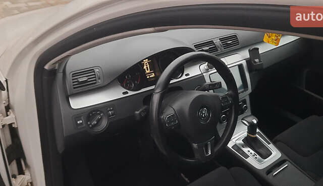 Белый Фольксваген Пассат, объемом двигателя 1.97 л и пробегом 370 тыс. км за 7900 $, фото 16 на Automoto.ua