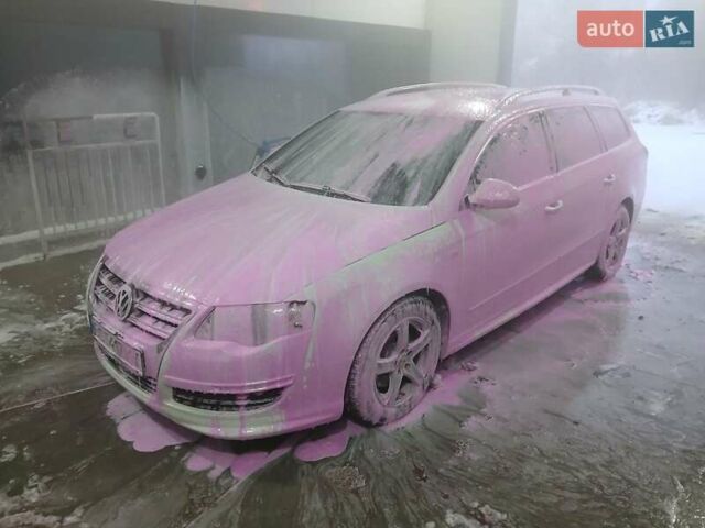 Білий Фольксваген Пассат, об'ємом двигуна 2 л та пробігом 256 тис. км за 7999 $, фото 2 на Automoto.ua