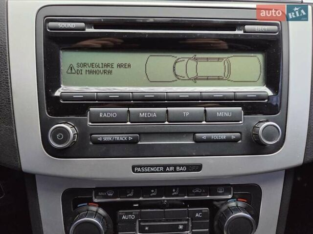 Белый Фольксваген Пассат, объемом двигателя 1.97 л и пробегом 436 тыс. км за 6900 $, фото 11 на Automoto.ua