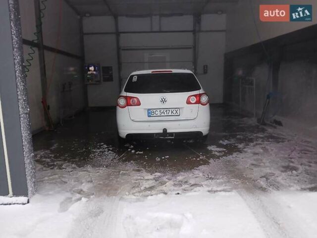 Білий Фольксваген Пассат, об'ємом двигуна 2 л та пробігом 256 тис. км за 7999 $, фото 7 на Automoto.ua