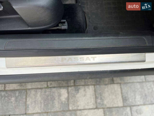 Белый Фольксваген Пассат, объемом двигателя 1.97 л и пробегом 290 тыс. км за 6600 $, фото 20 на Automoto.ua
