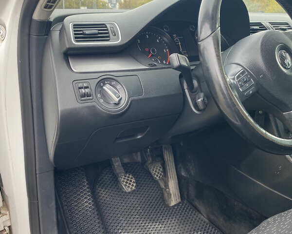 Белый Фольксваген Пассат, объемом двигателя 1.6 л и пробегом 312 тыс. км за 7900 $, фото 6 на Automoto.ua