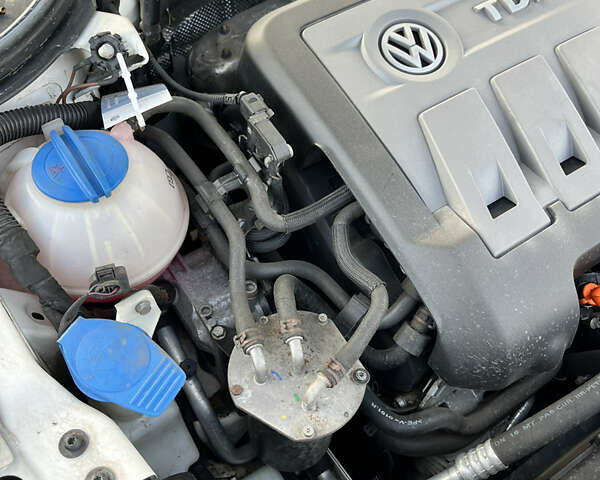 Білий Фольксваген Пассат, об'ємом двигуна 1.97 л та пробігом 288 тис. км за 9600 $, фото 28 на Automoto.ua