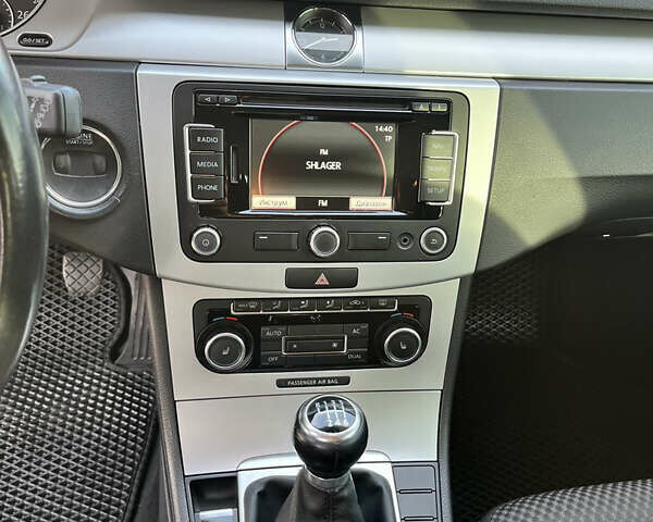 Білий Фольксваген Пассат, об'ємом двигуна 1.97 л та пробігом 288 тис. км за 9600 $, фото 14 на Automoto.ua