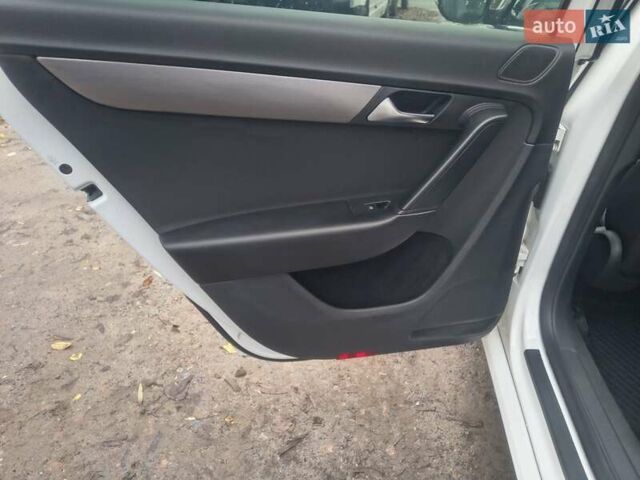 Білий Фольксваген Пассат, об'ємом двигуна 1.97 л та пробігом 239 тис. км за 9499 $, фото 31 на Automoto.ua