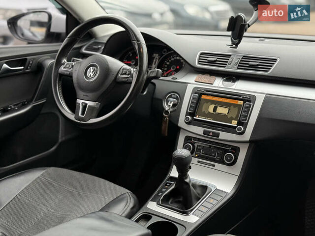 Білий Фольксваген Пассат, об'ємом двигуна 1.6 л та пробігом 301 тис. км за 9400 $, фото 15 на Automoto.ua